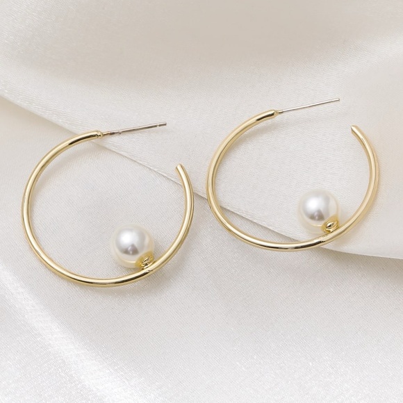 Pearl C-Hoop Earrings - Picture 2 of 8